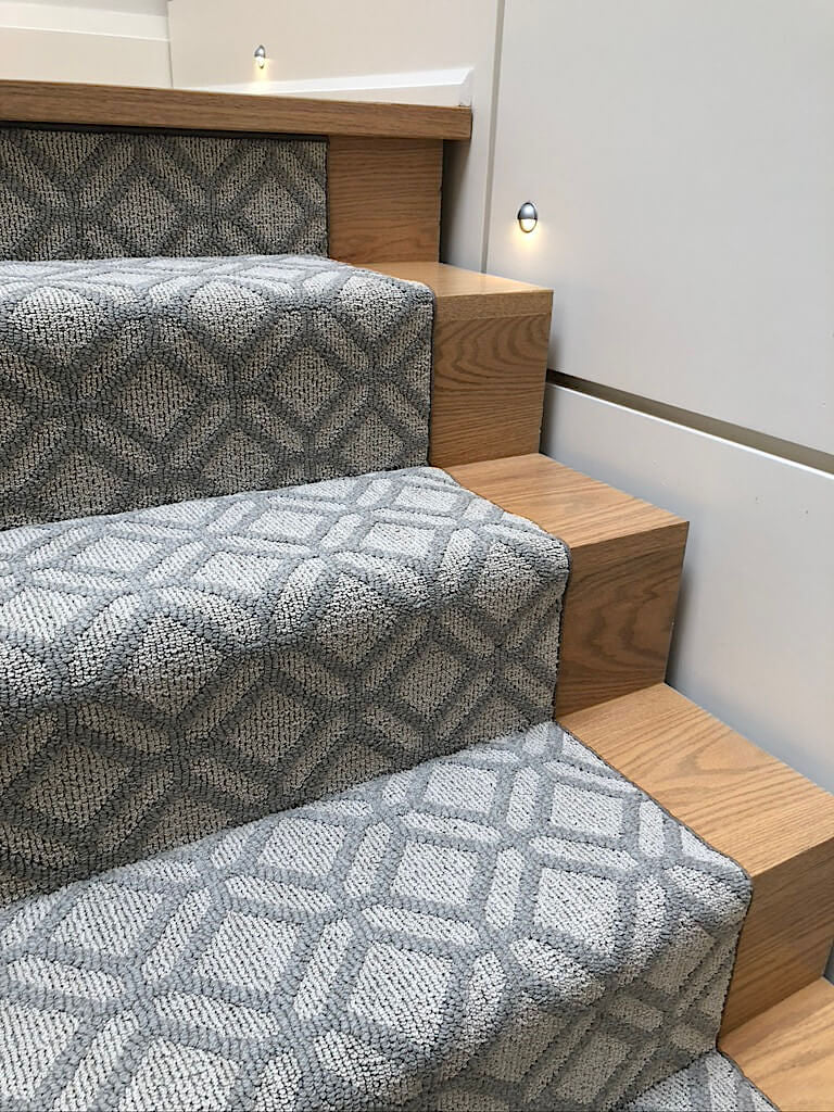 geometric-patterned-stair-runner-rugs-for-stairs