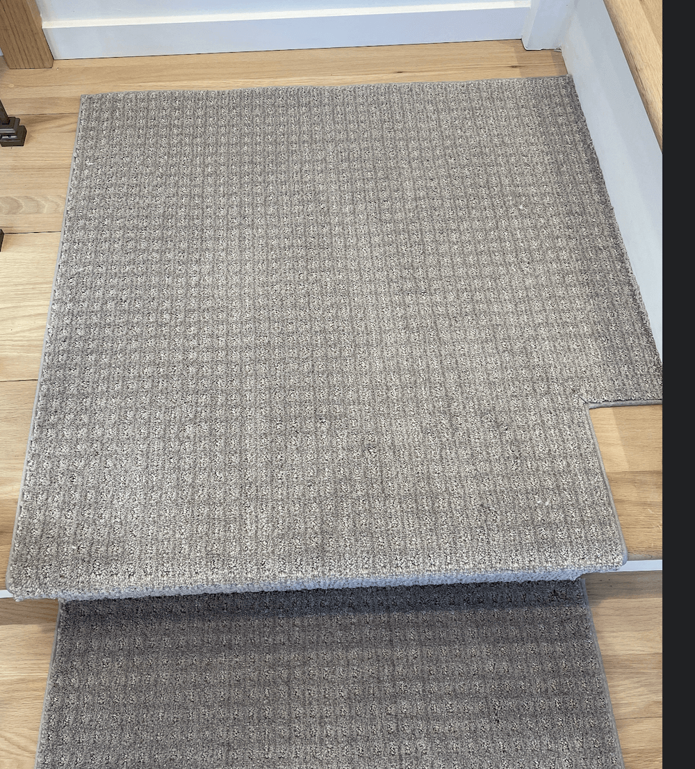 right turning  stair runner landing