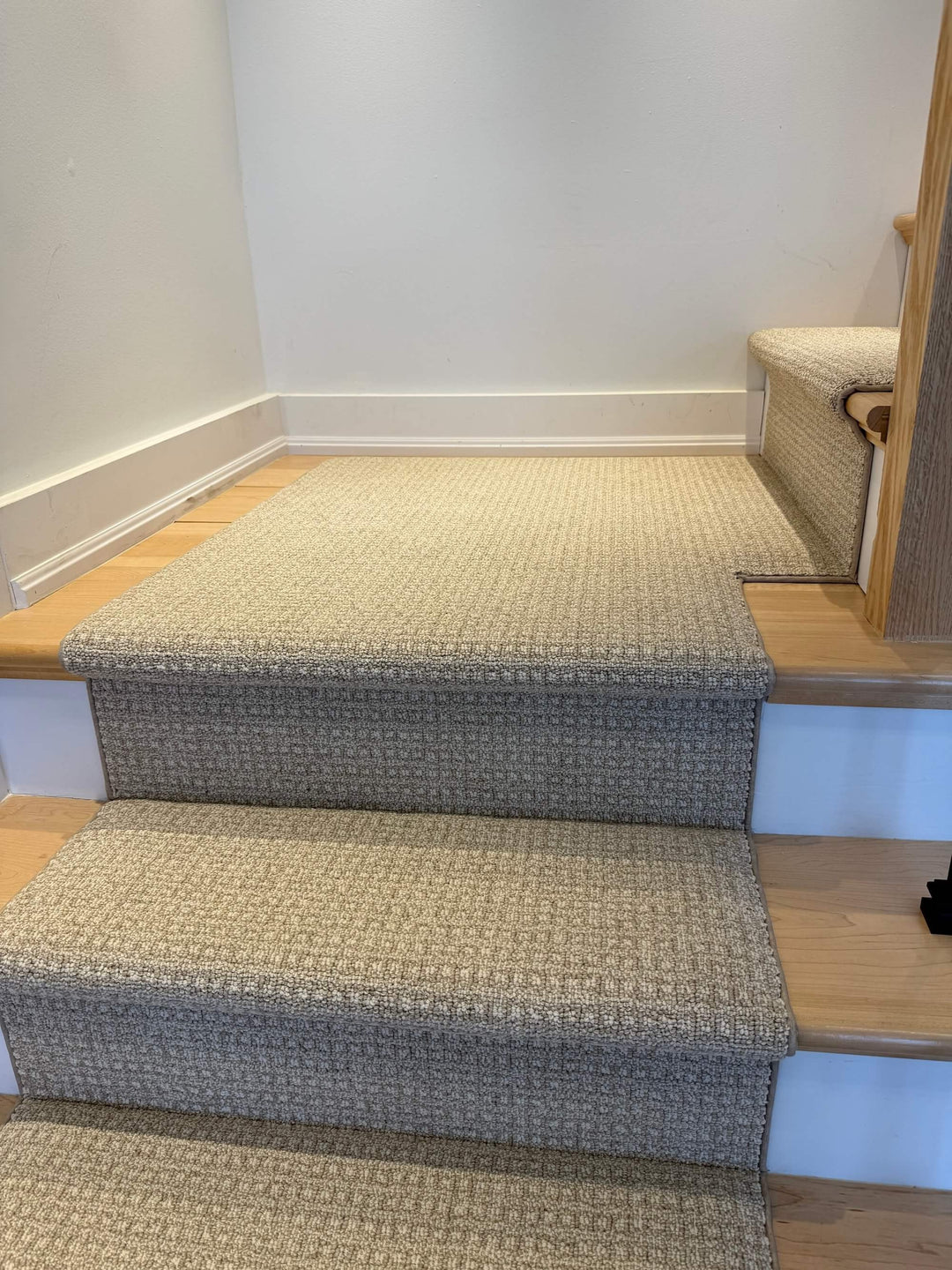 right turning stair runner landing carpet