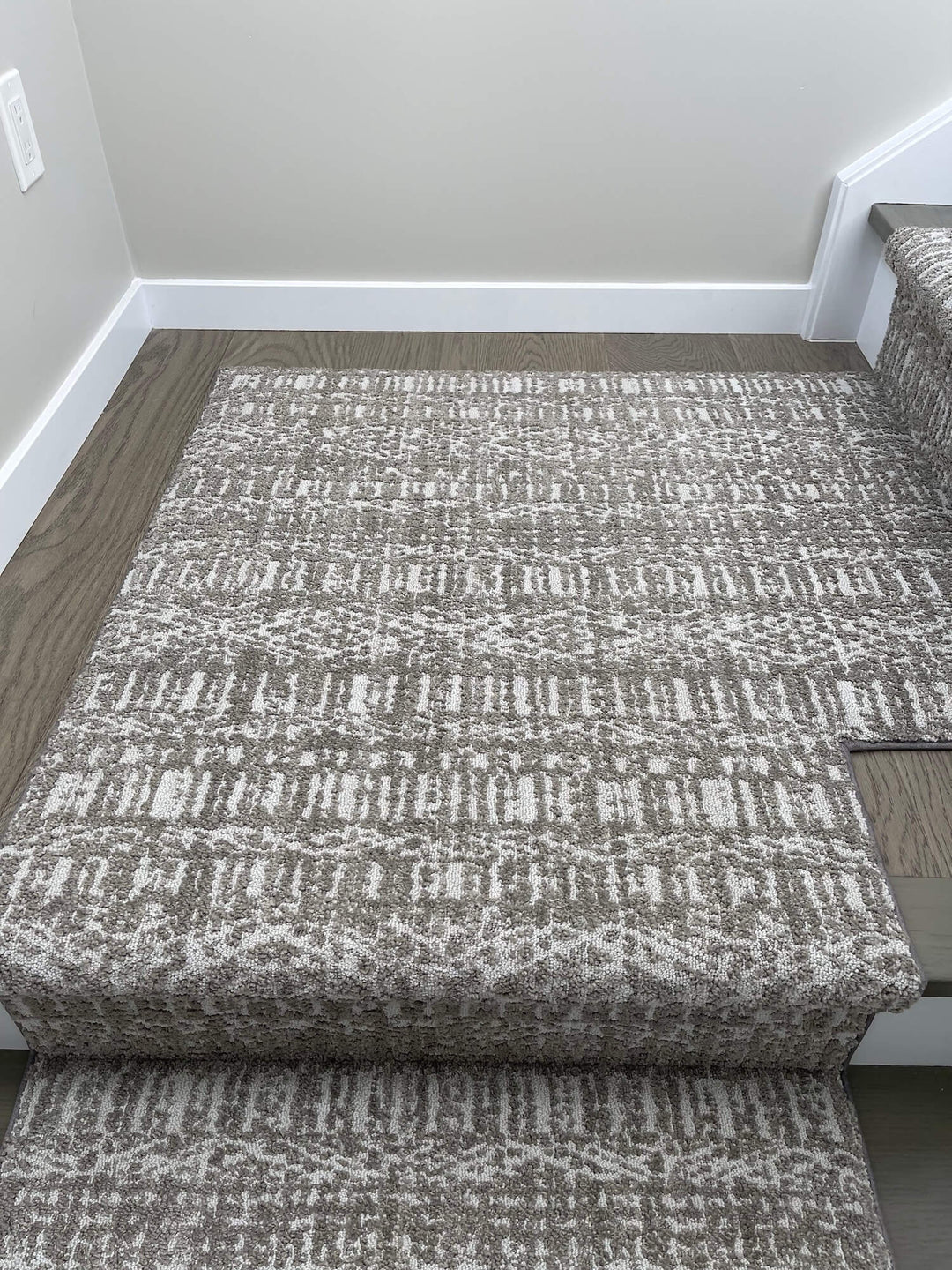 stair-runner-landing