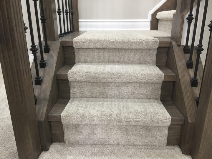 stair-runner-carpet-with-landing